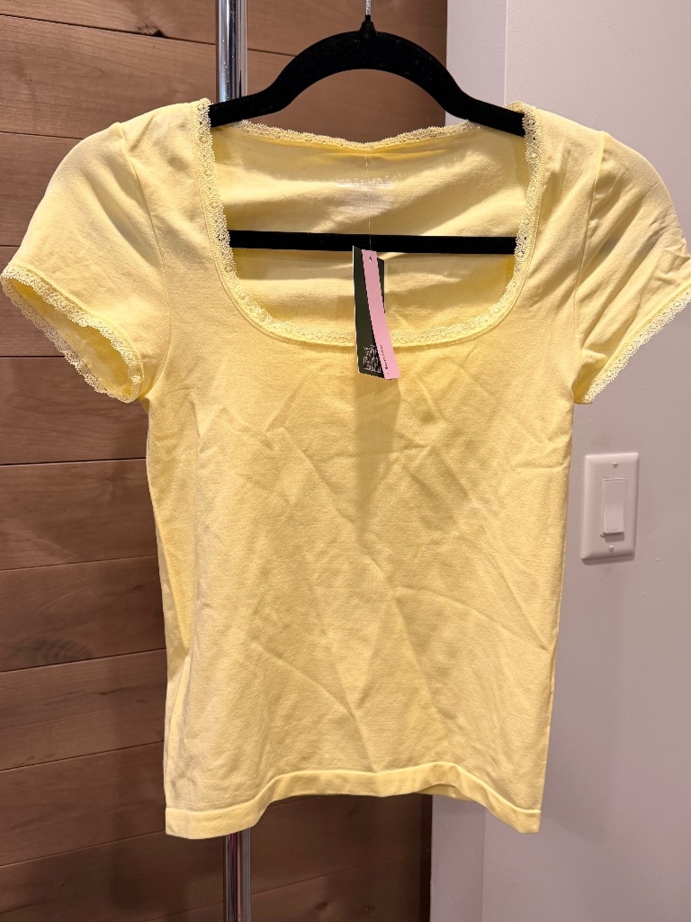 *NWT* Wild Fable Medium Lemon Yellow Seamless Cap Sleeve Stretchy Tight Top